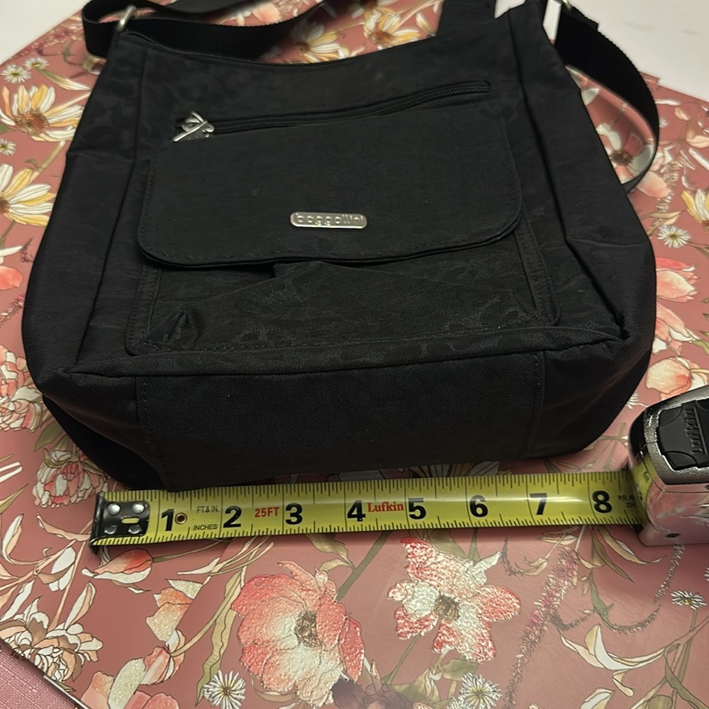 Baggallini Black Leopard Print Women's crossbody - Picture 8 of 12